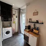 Studio Av République avec parking (B)